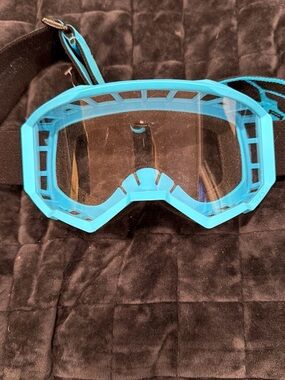 Blue Protective VR/AR Goggle with Clear Lens - Unbranded